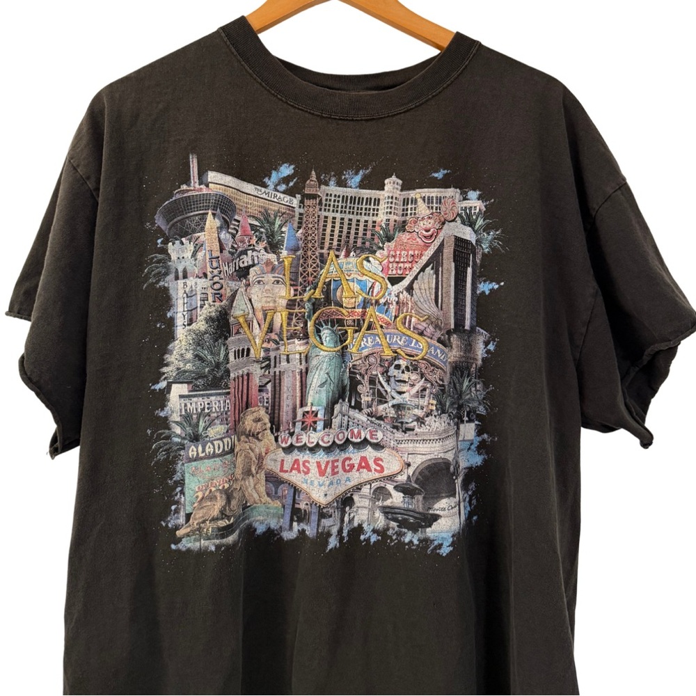 Vintage Iconic LAS VEGAS Strip Hotels T-Shirt Y2K Size XL, Embroidered Delta Tag
